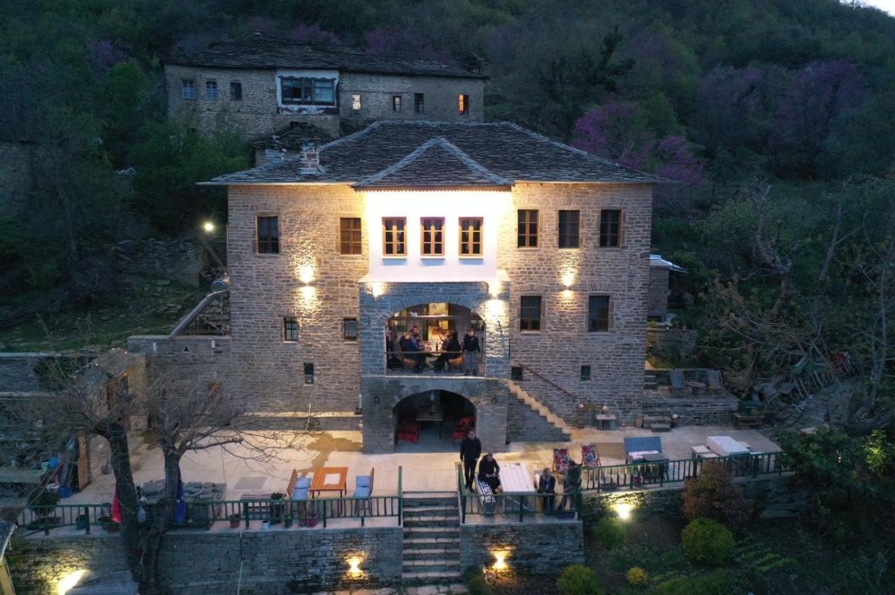 Traditional Guesthouse Permet Ngoại thất bức ảnh