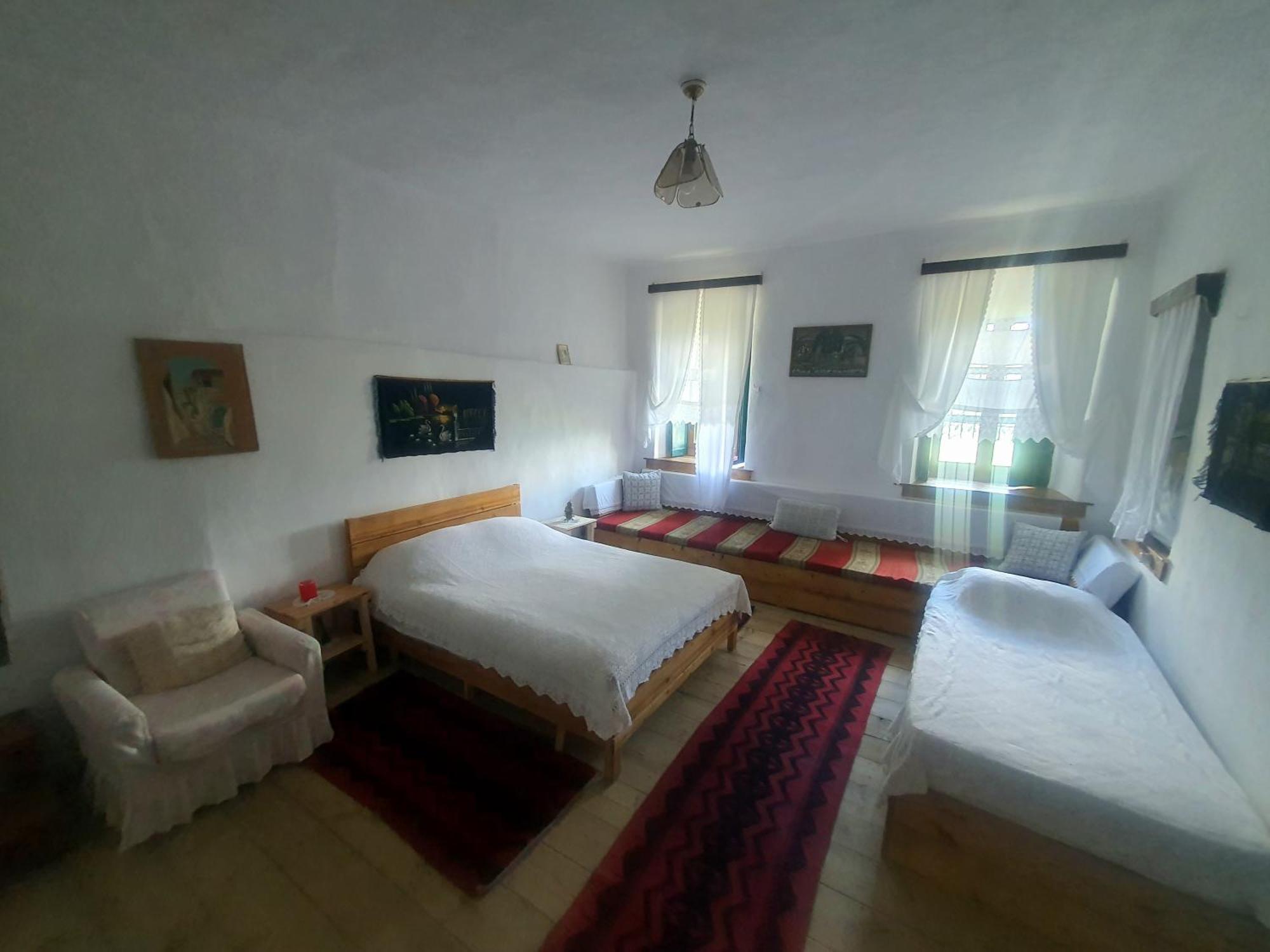Traditional Guesthouse Permet Ngoại thất bức ảnh