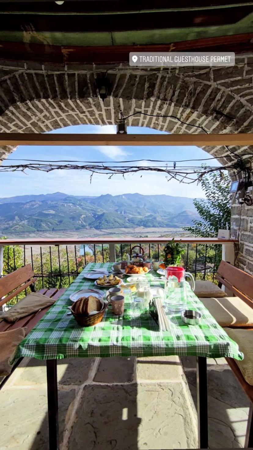 Traditional Guesthouse Permet Ngoại thất bức ảnh