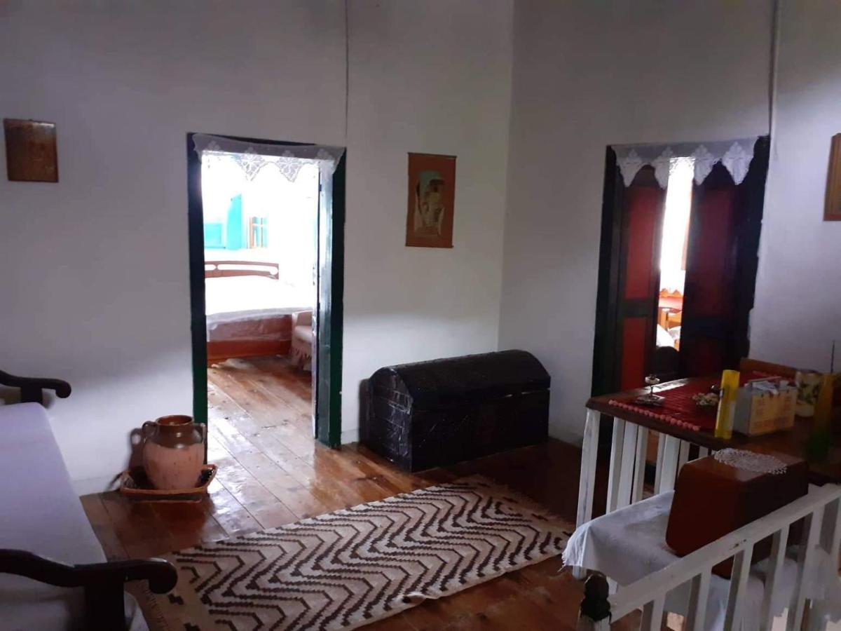 Traditional Guesthouse Permet Ngoại thất bức ảnh